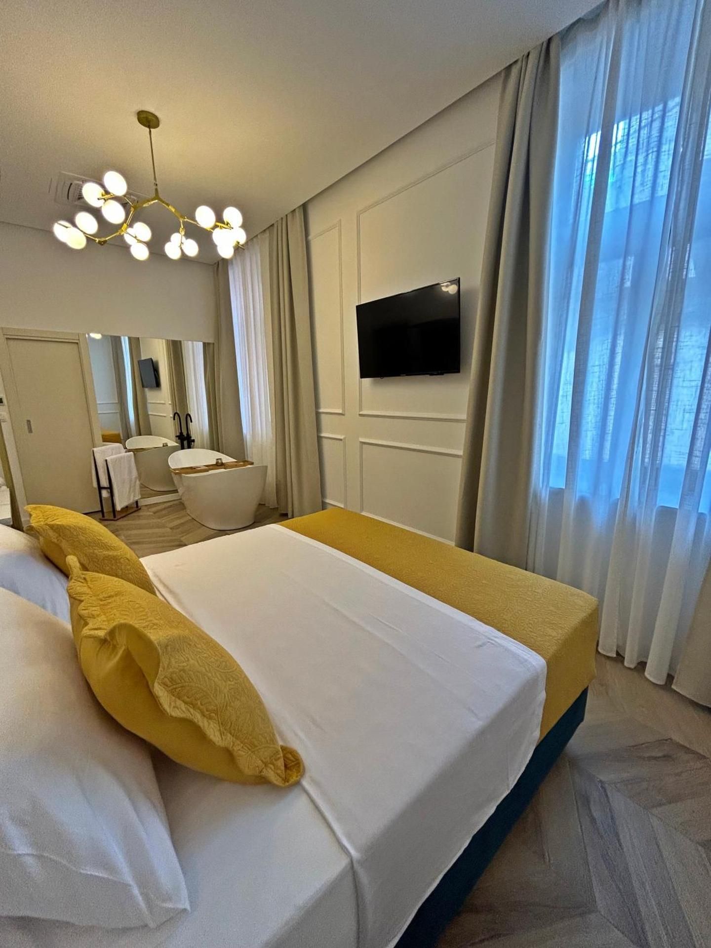 Deluxe Double Room with Bath