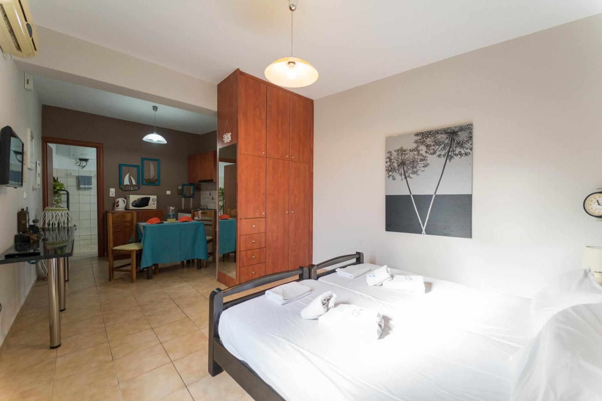 Studio Apartment