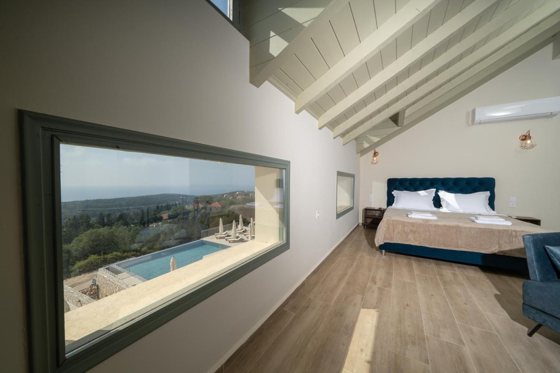 Two-Bedroom Deluxe Apartment with Balcony