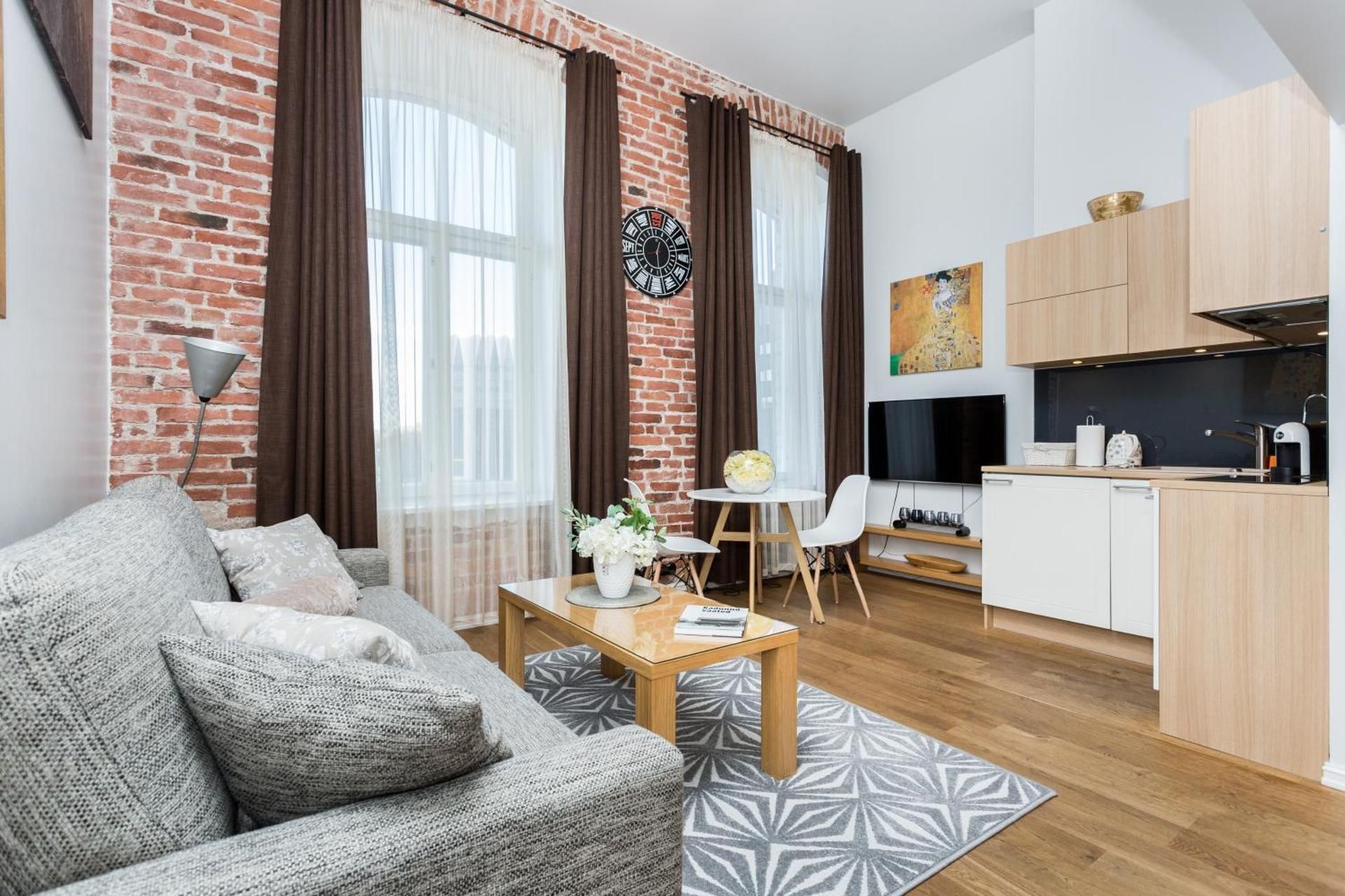 Three Sisters Apartment