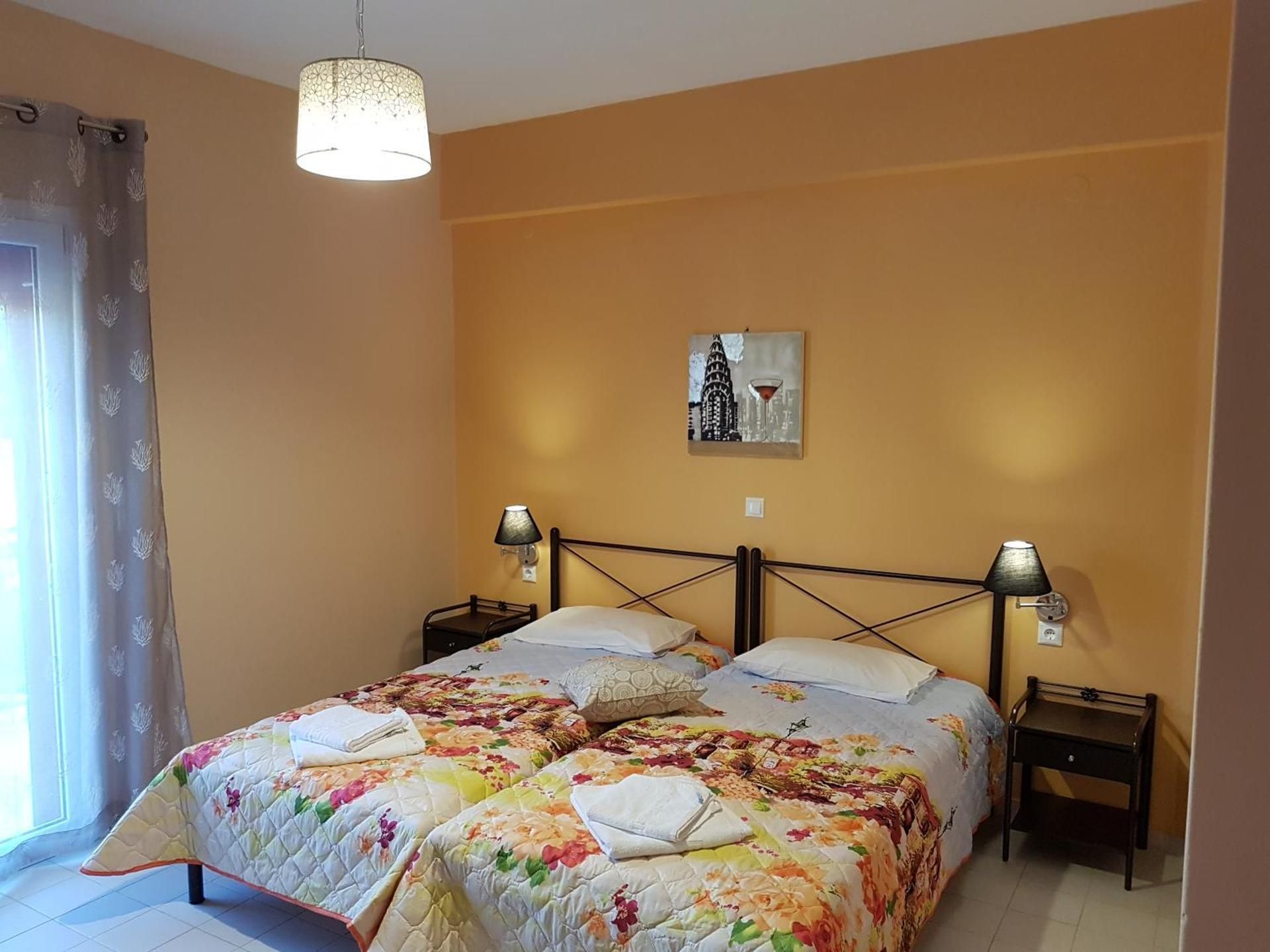 Studio (2 Adults)