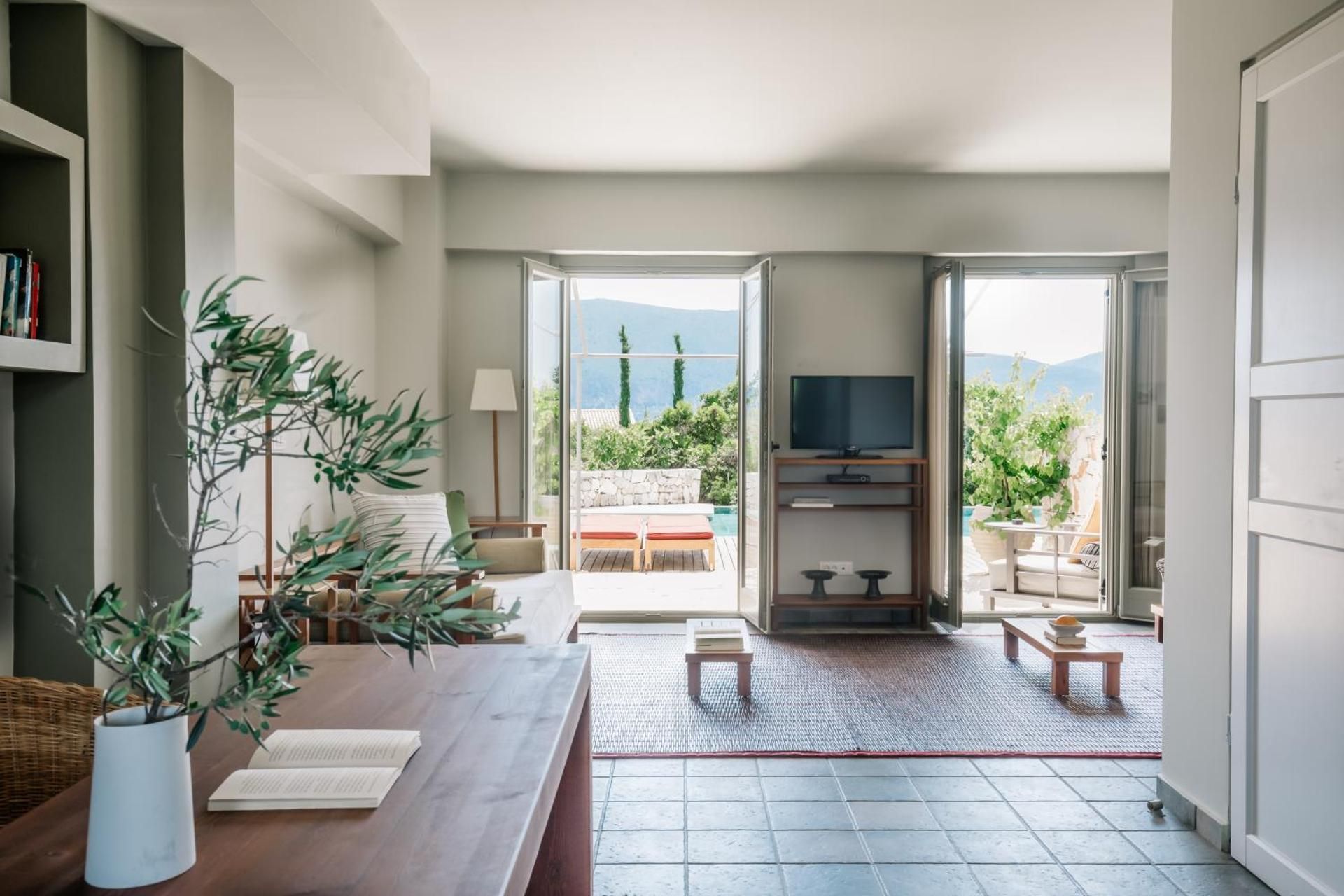 Maisonette with Sea View and Shared Pool