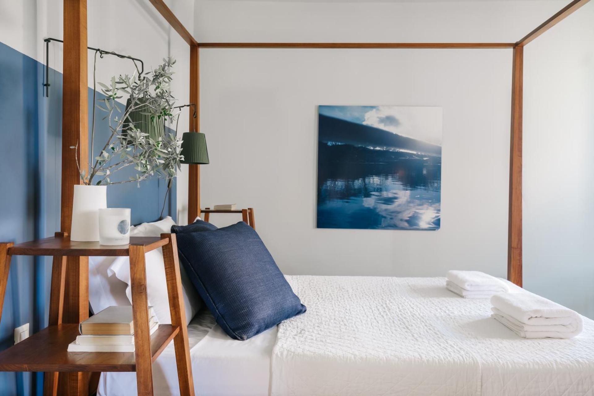 Family Apartment with Sea View and Shared Pool