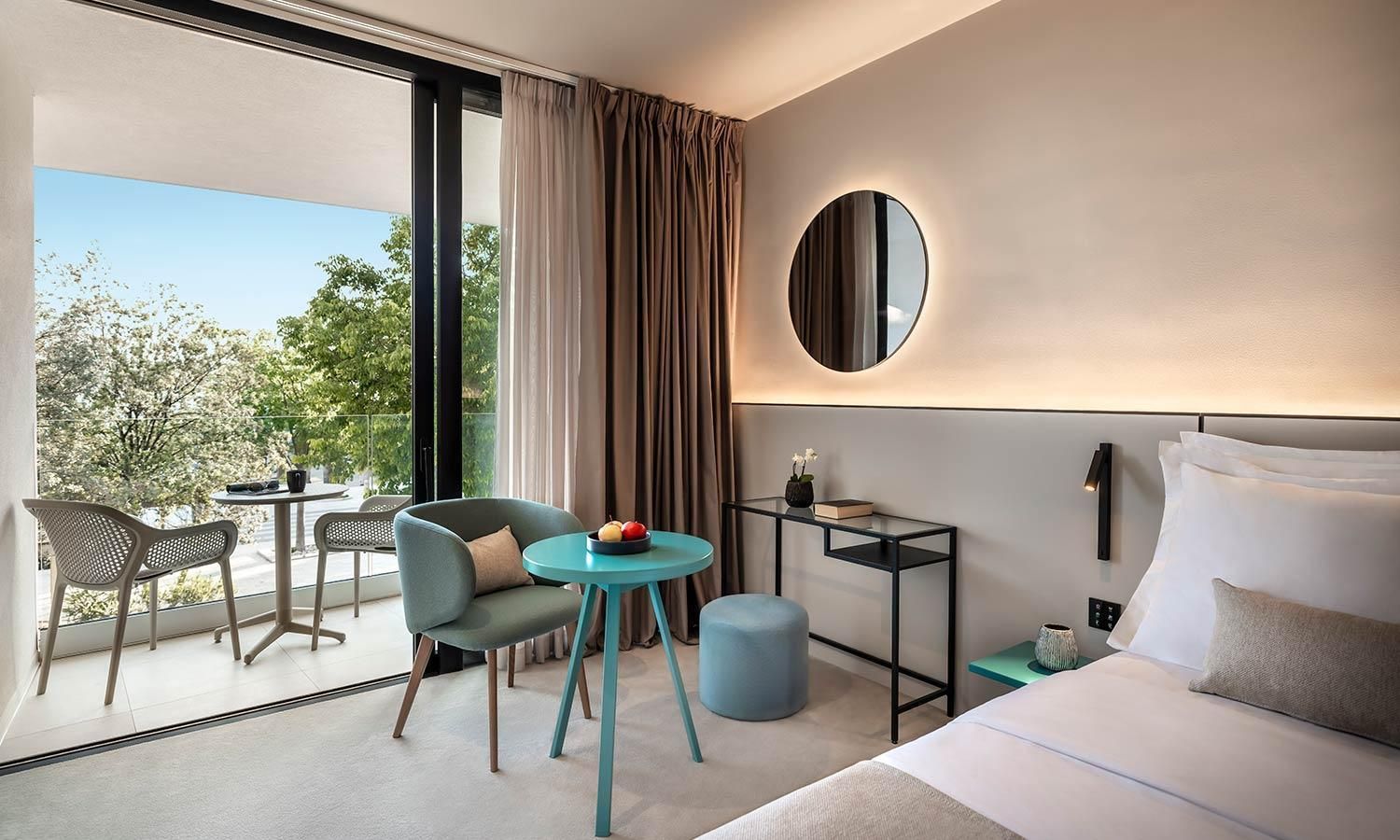 Deluxe Double Room with Balcony and Limited Sea View