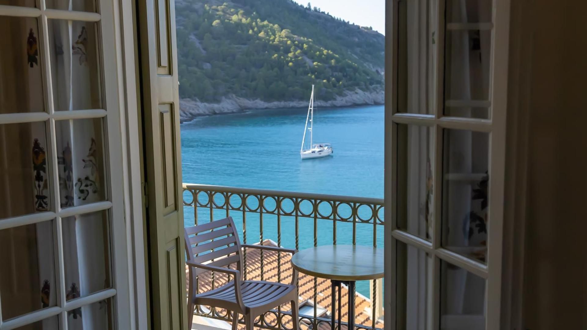 Studio (5 Adults) with Sea View