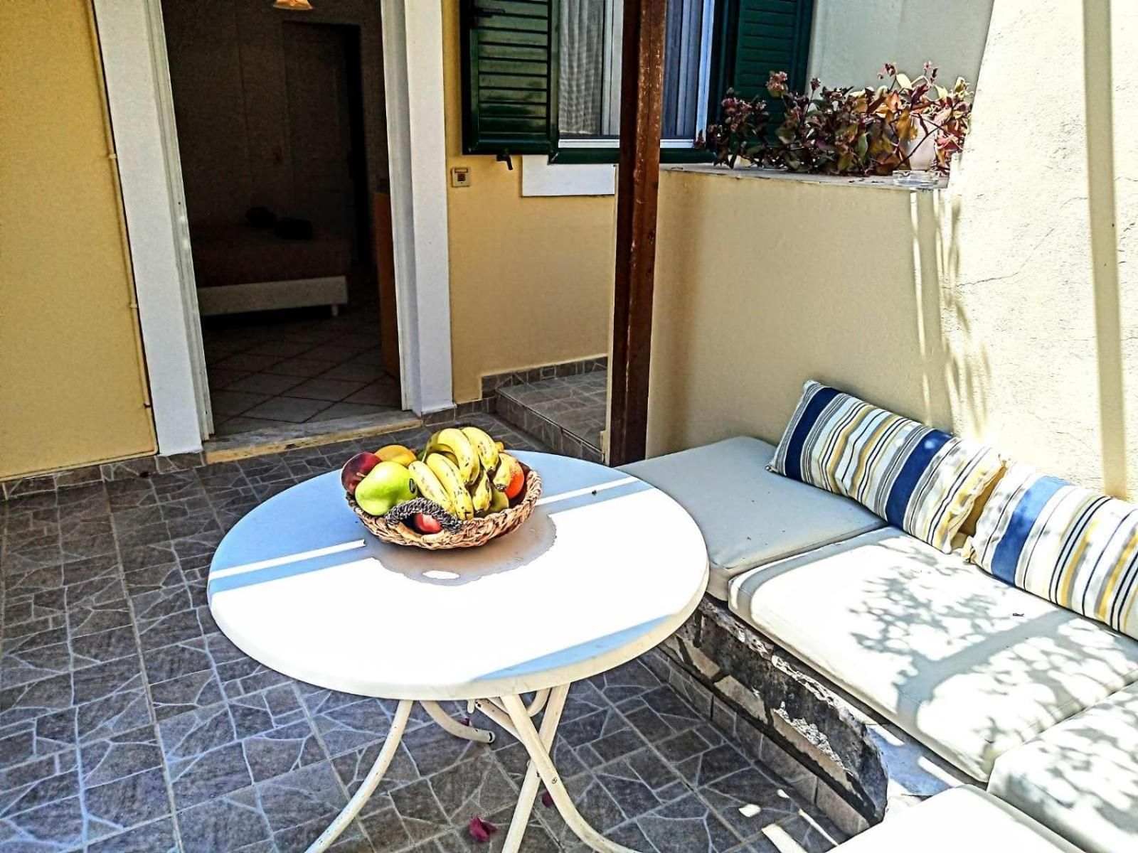 Studio with Garden View