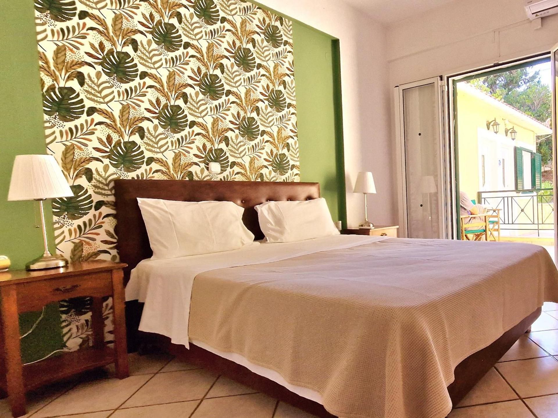 Triple Room with Garden View