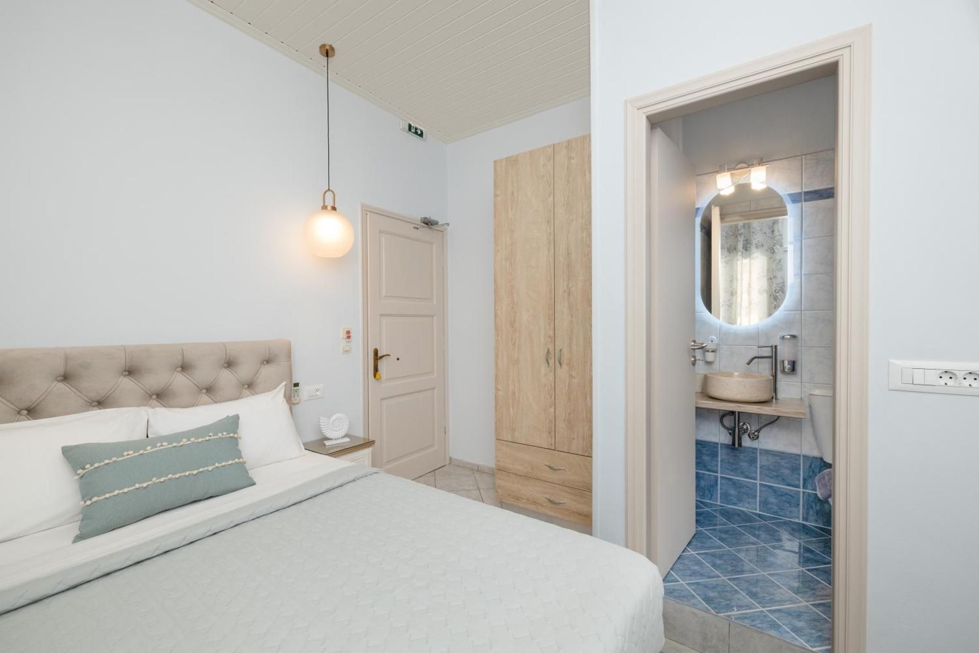 Double Room with Balcony and Sea View