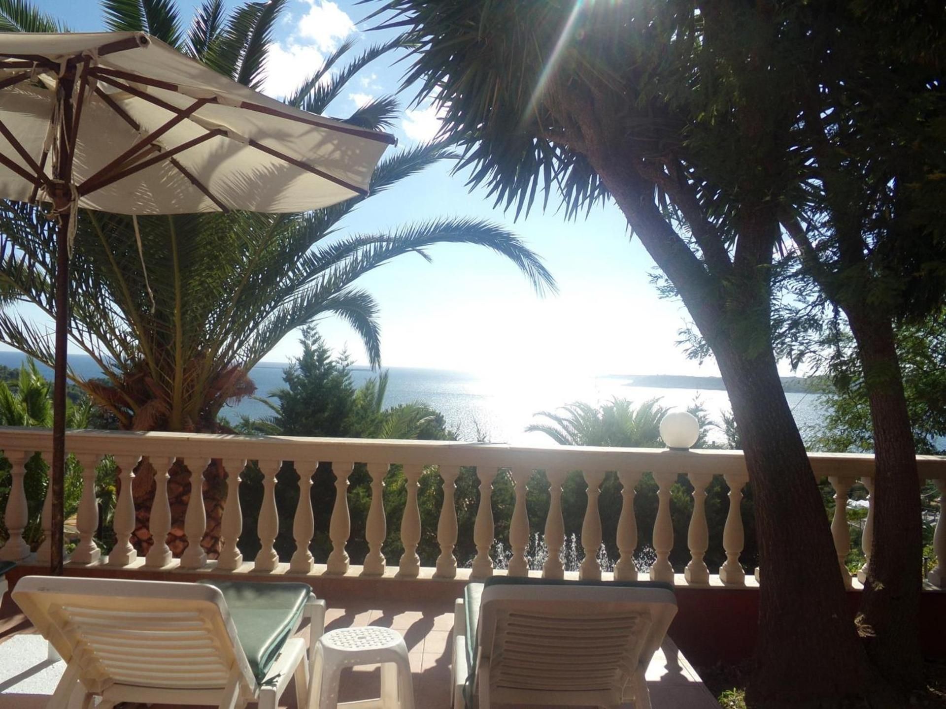 Three Bedroom Apartment with Sea View