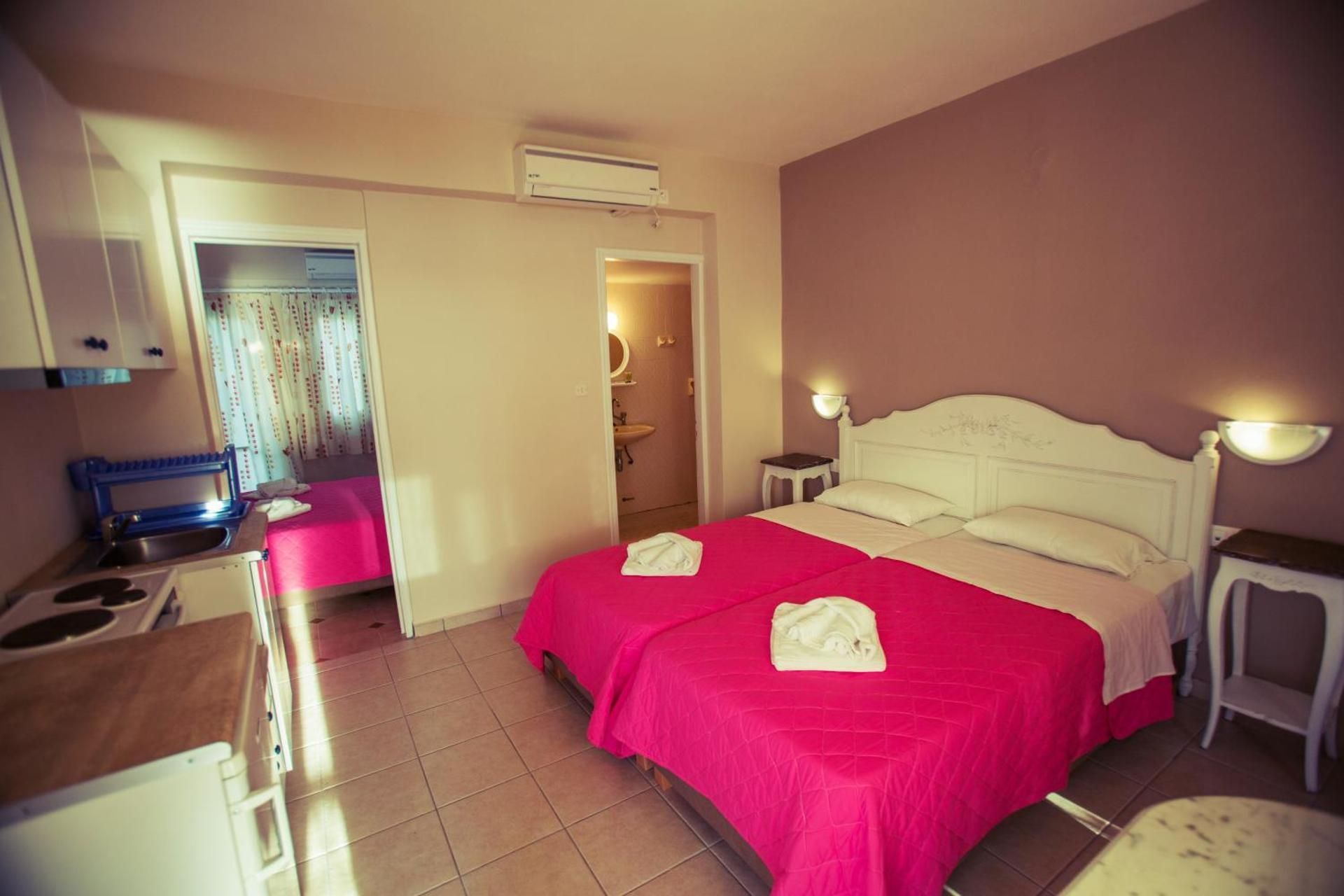 Family One-Bedroom Apartment with Sea View