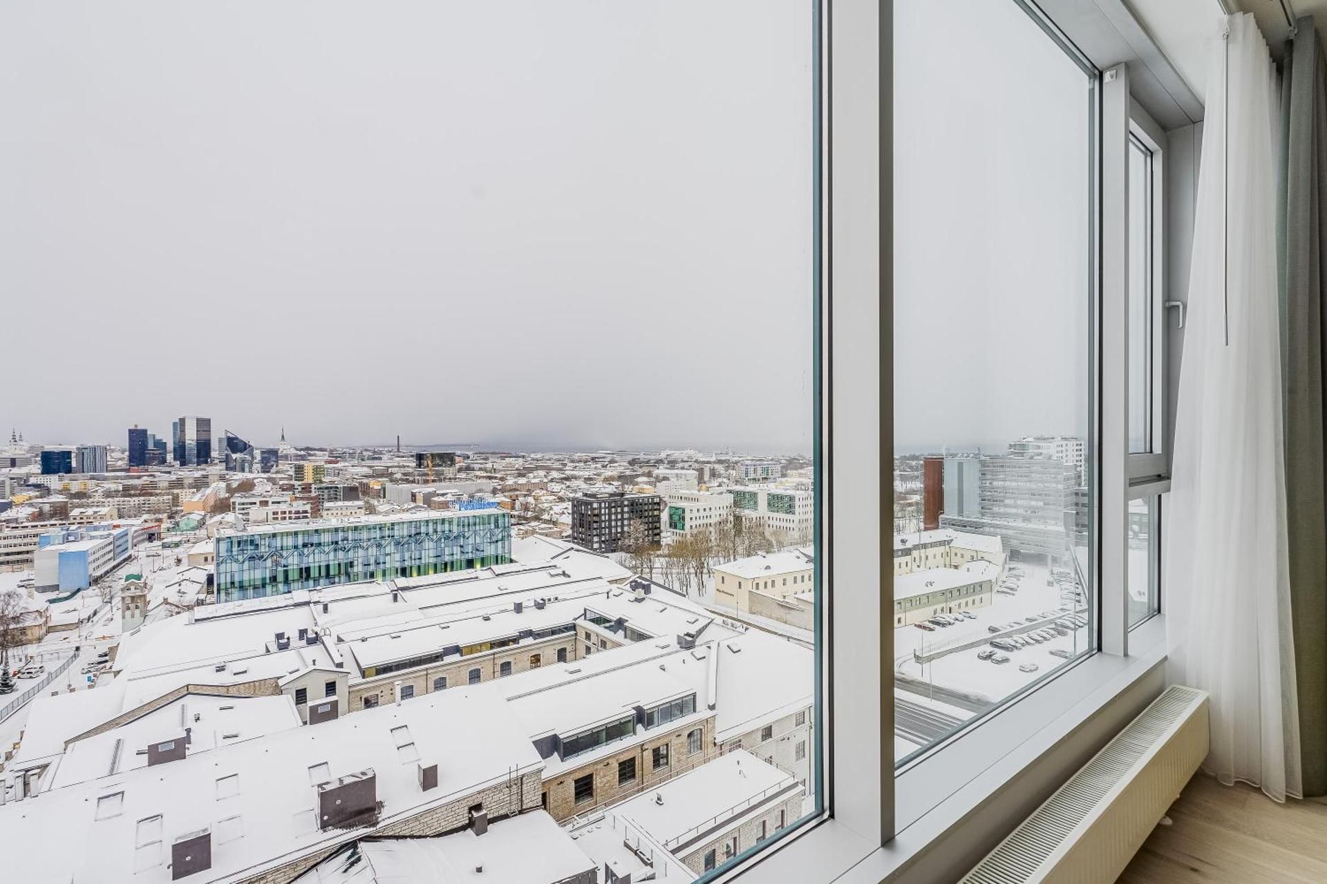 Deluxe One-Bedroom Apartment with Harbor View