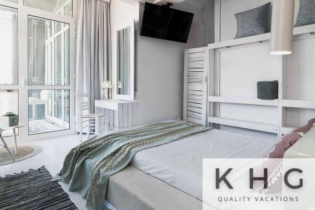Studio Apartment with Sea View