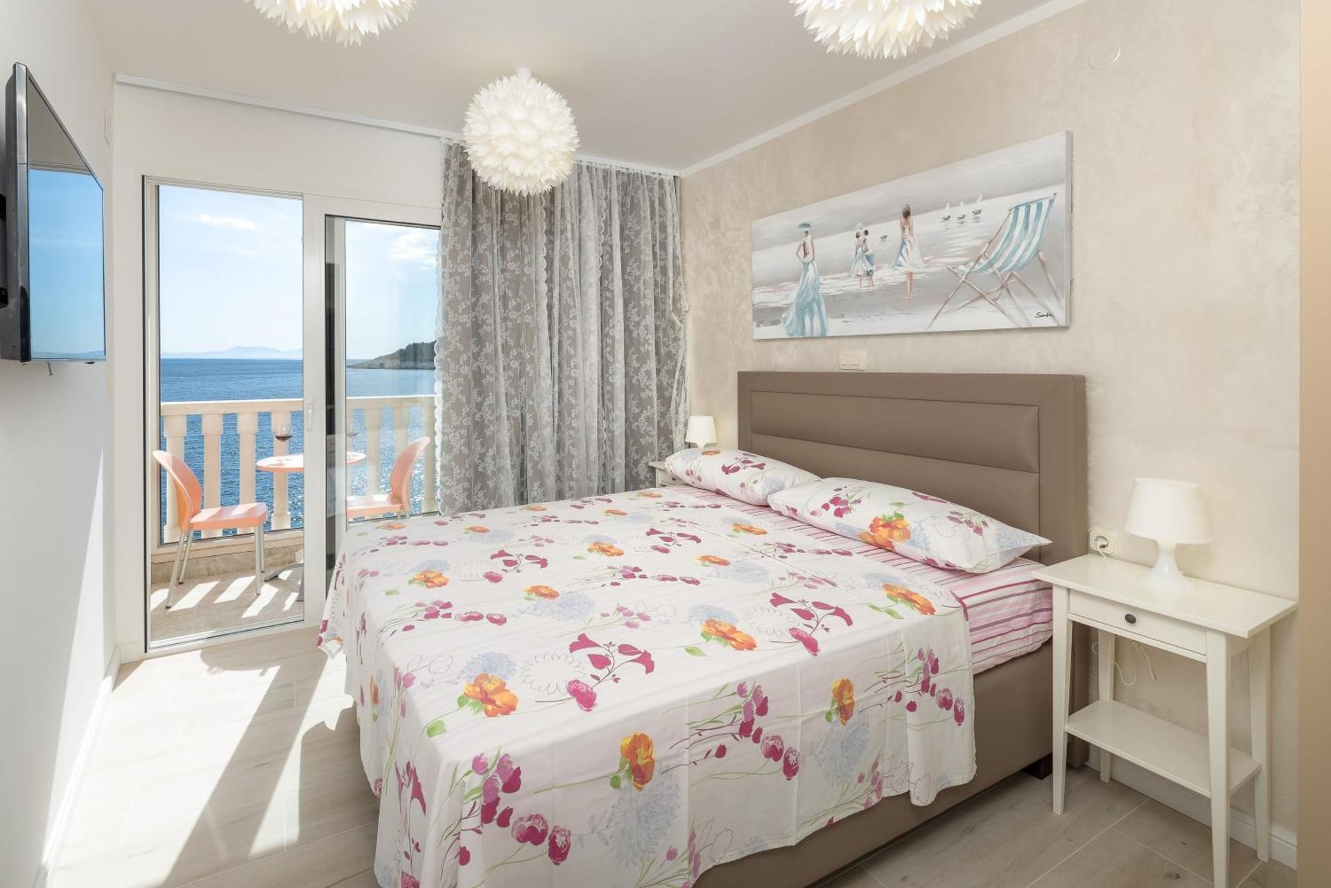 Queen Suite with Sea View