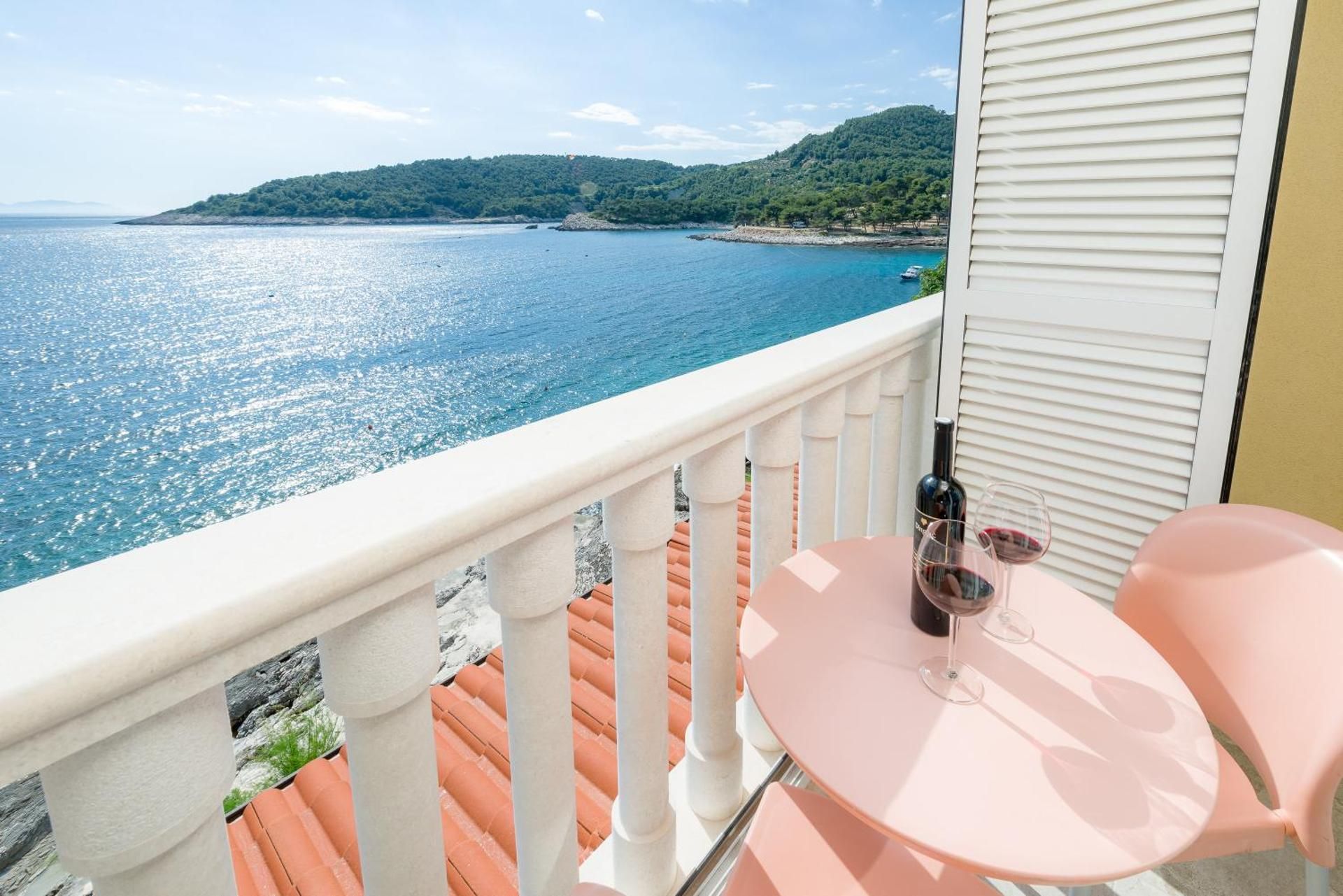 Queen Suite with Sea View