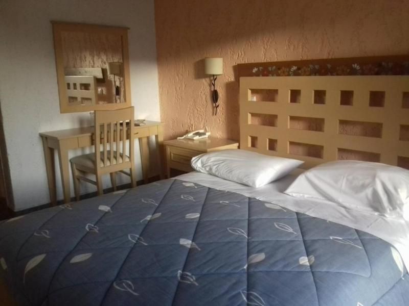Double or Twin Double Room Mountain View