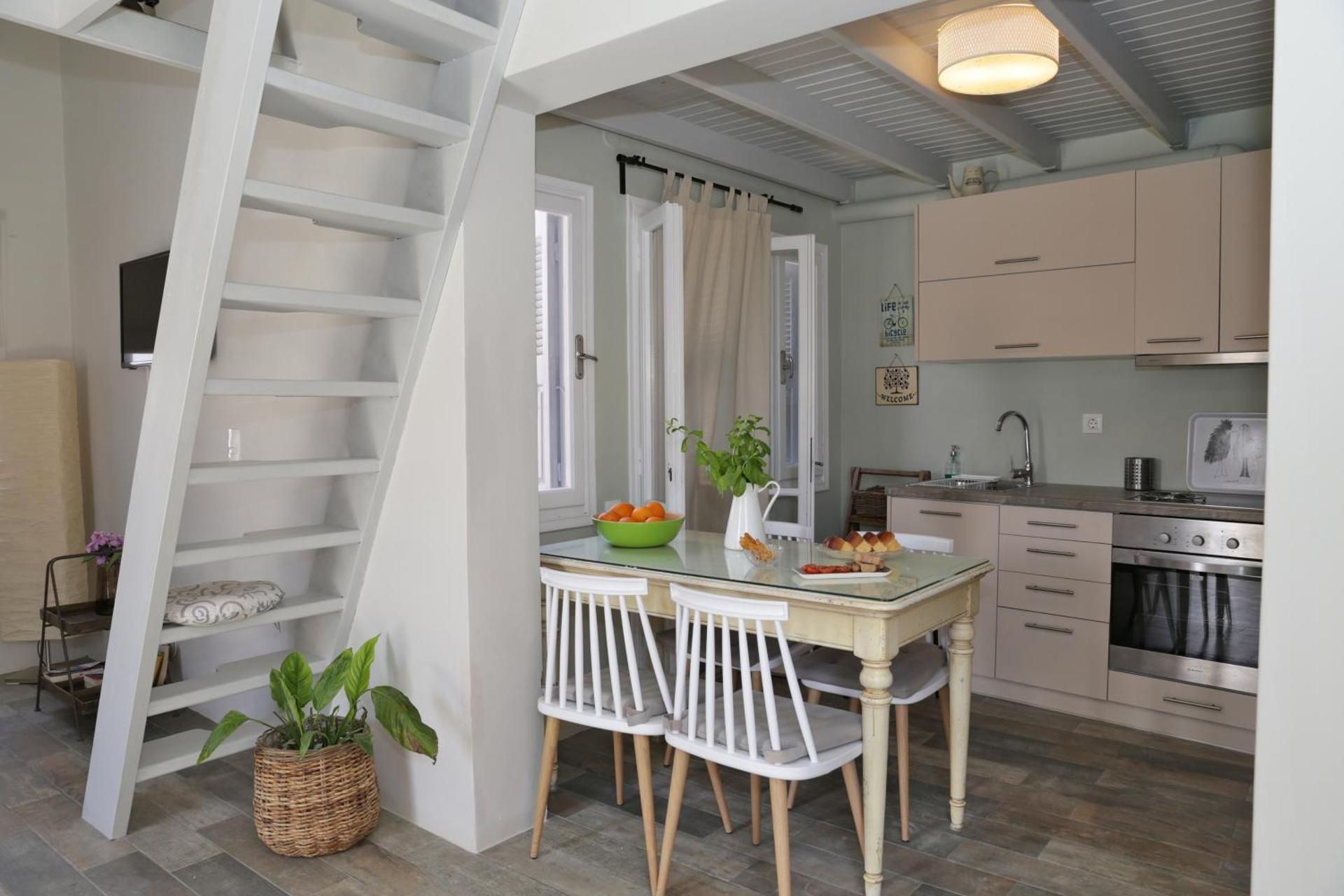 Studio - Split Level
