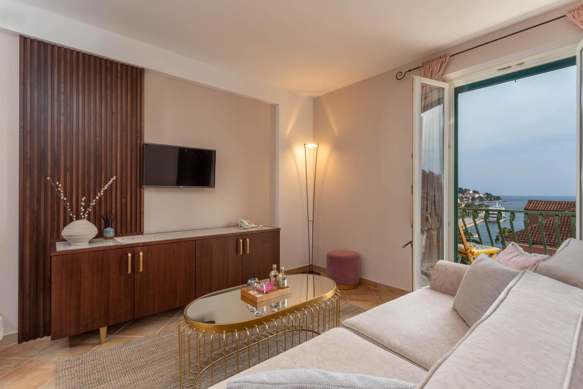 Heritage Hotel Park Hvar King Suite with Balcony 3