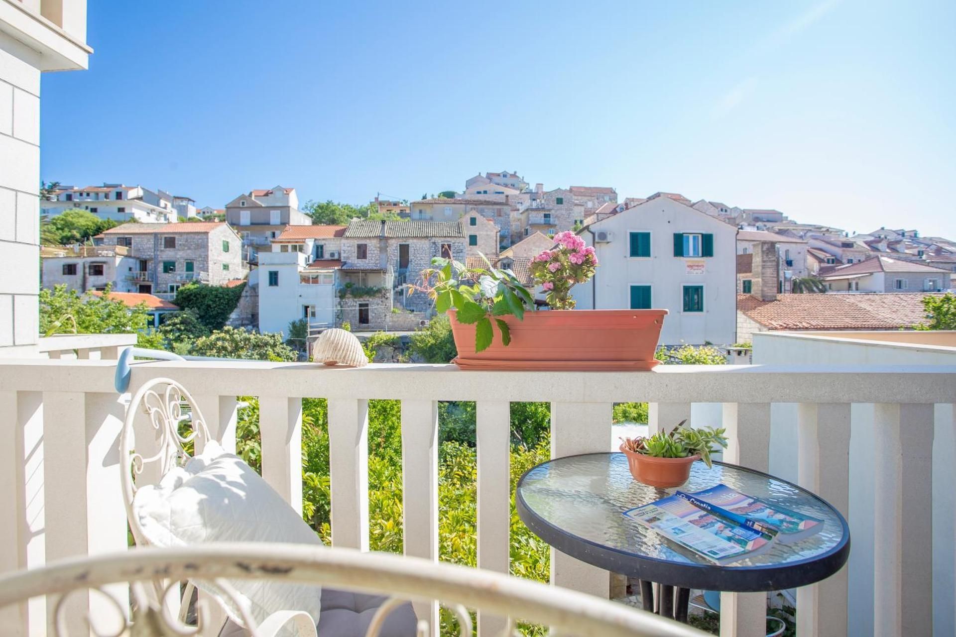 Historic center Hvar town- a few steps from the main square Studio