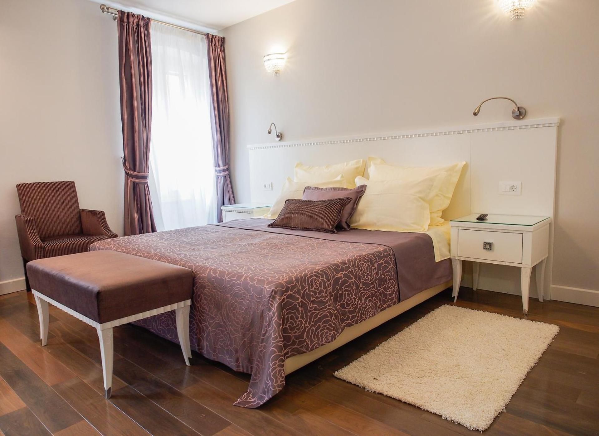 DeVecchi rooms