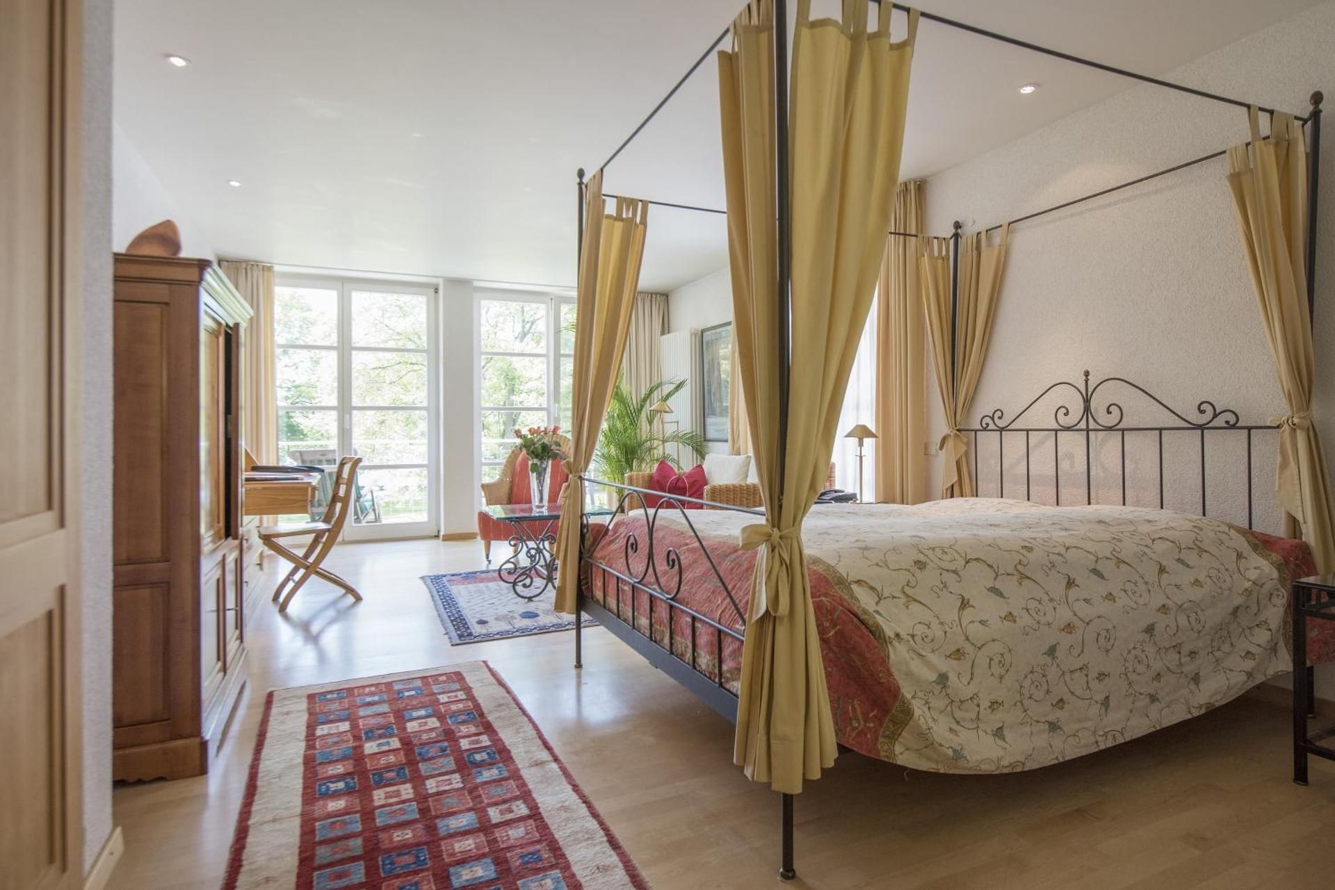 Superior Queen Room