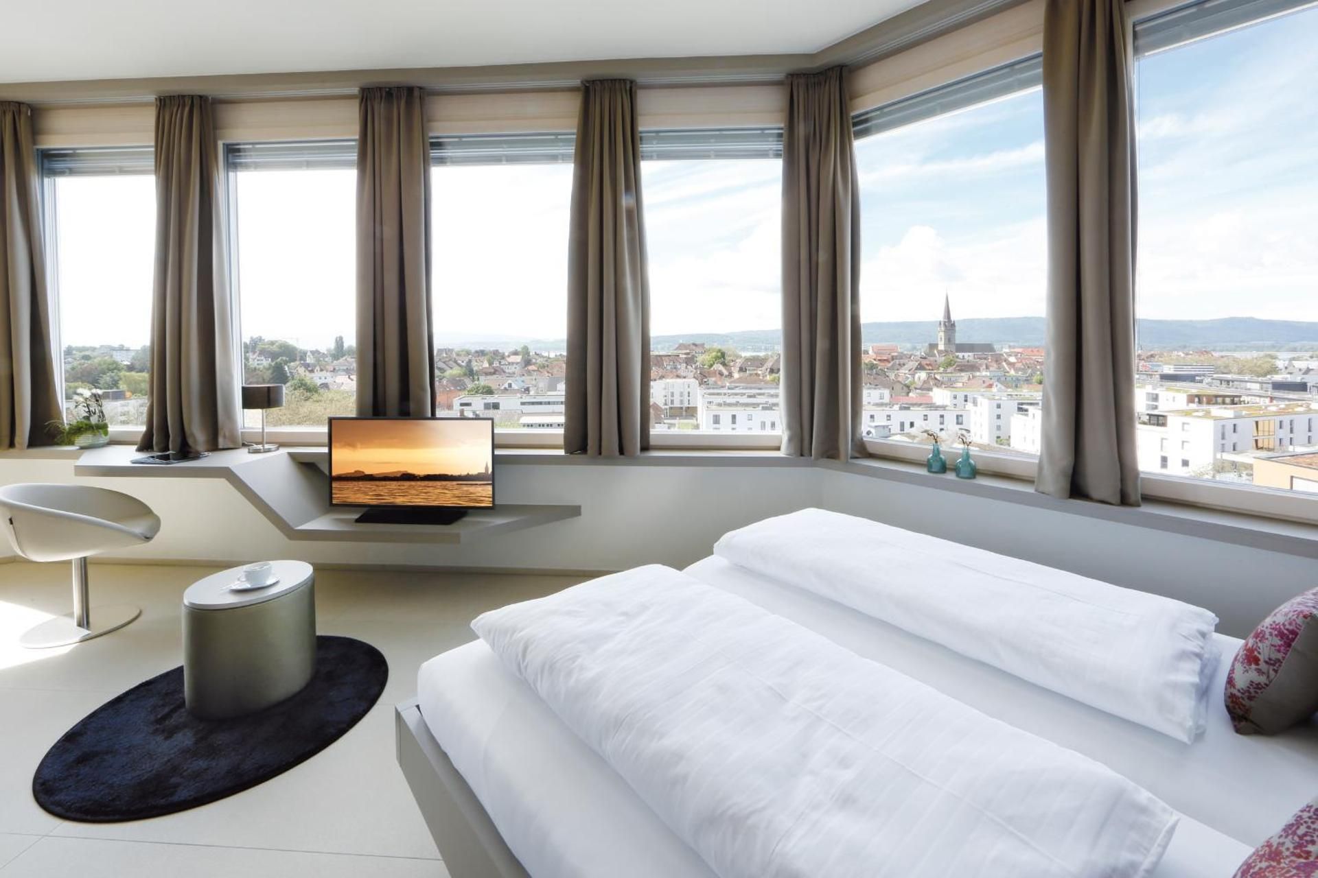 Panorama Deluxe Double Room with Lake View (9.+10. Floor)