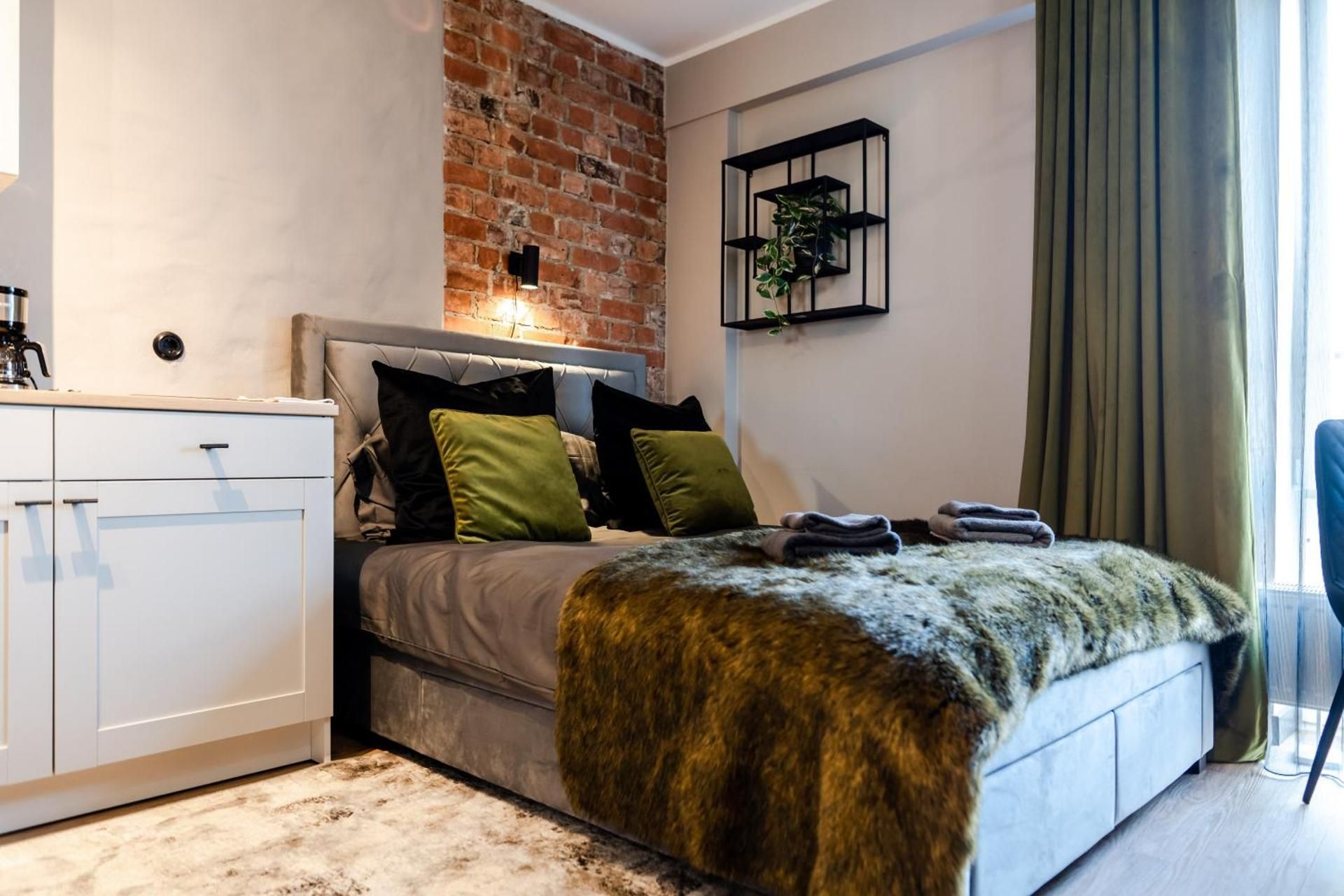 Studio Apartment