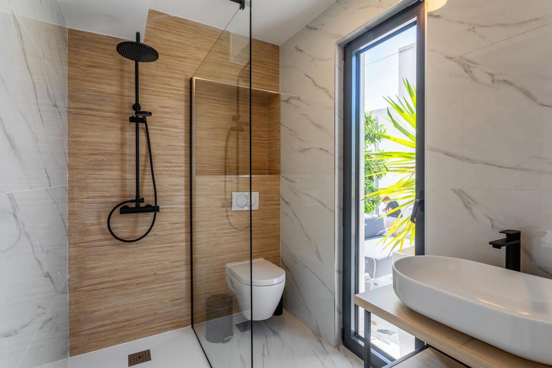 Bed in 10-Bed Mixed Dormitory Room