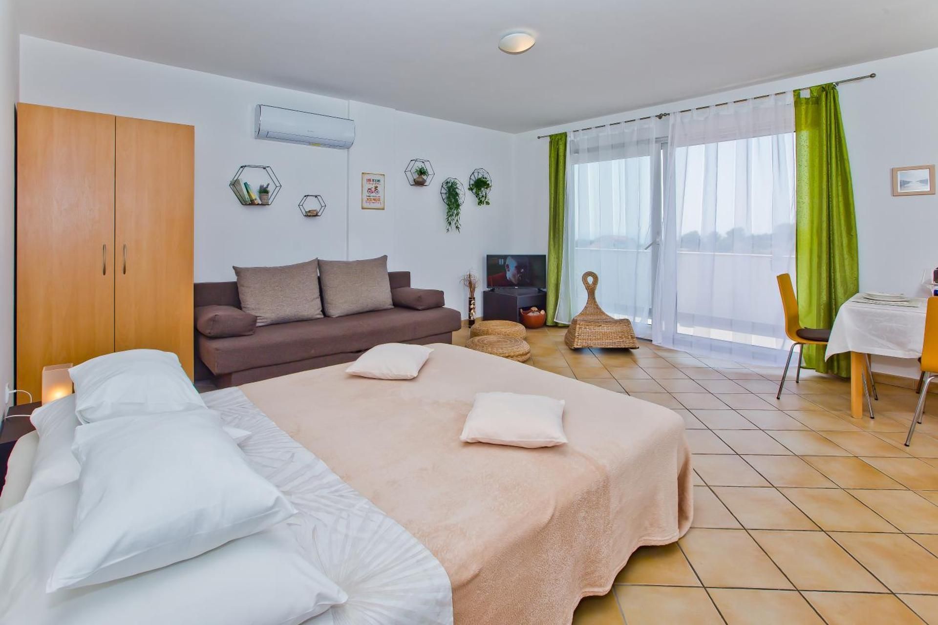 Studio with Sea View