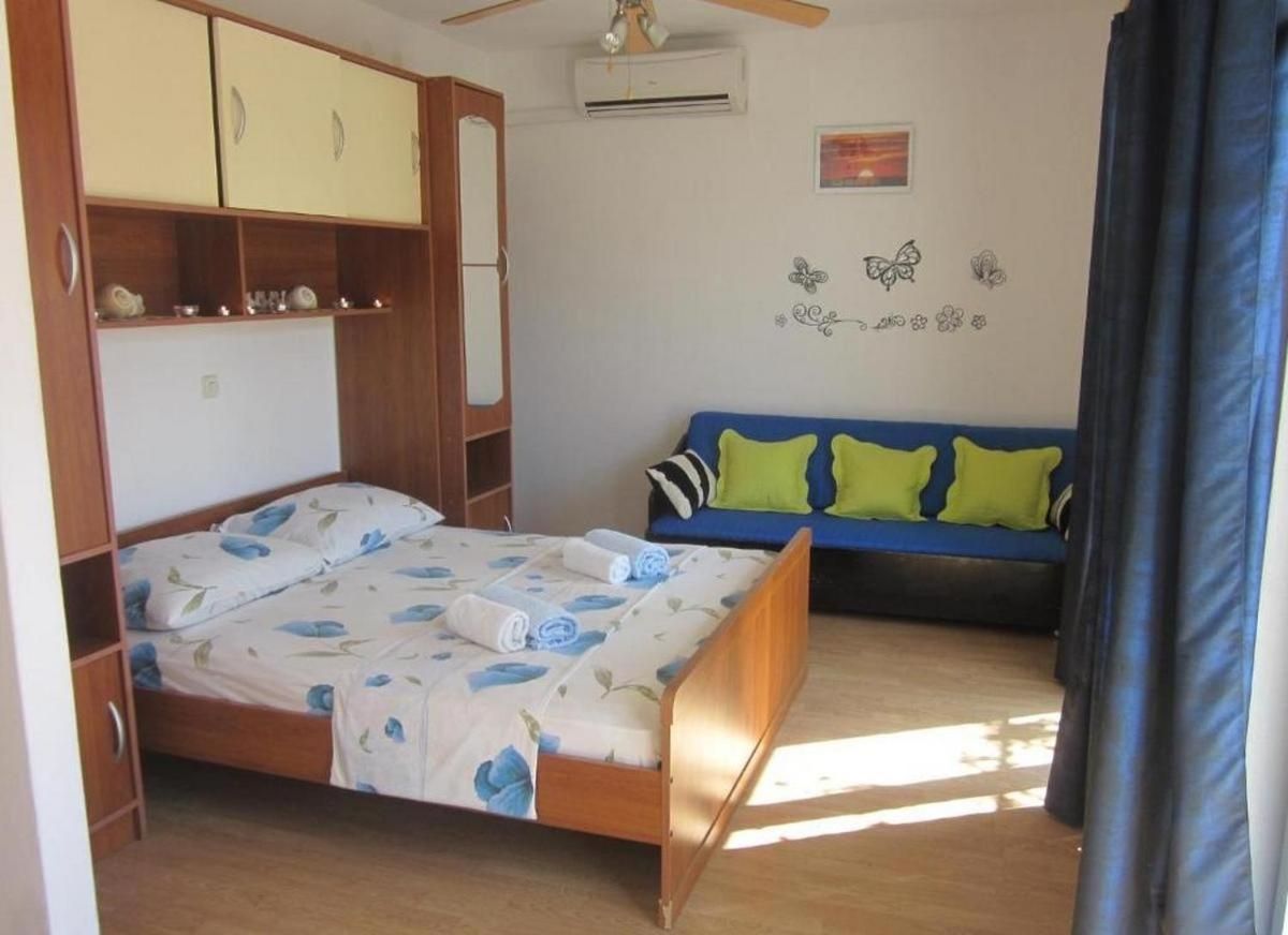 Studio with Balcony and Sea View