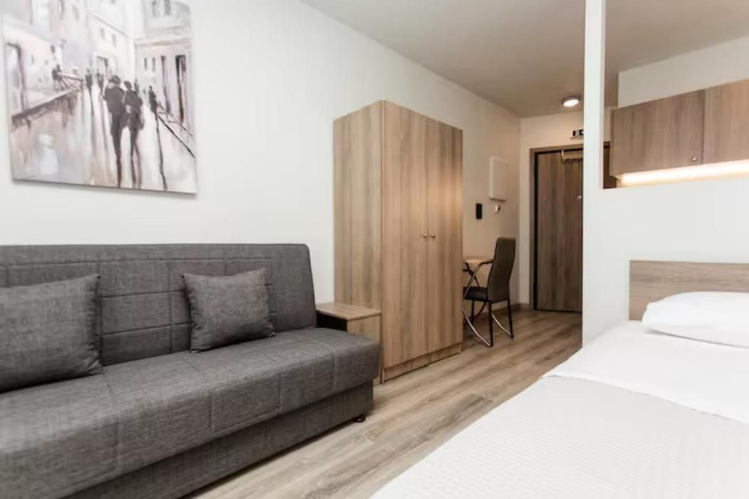 Deluxe Double Room with Extra Bed