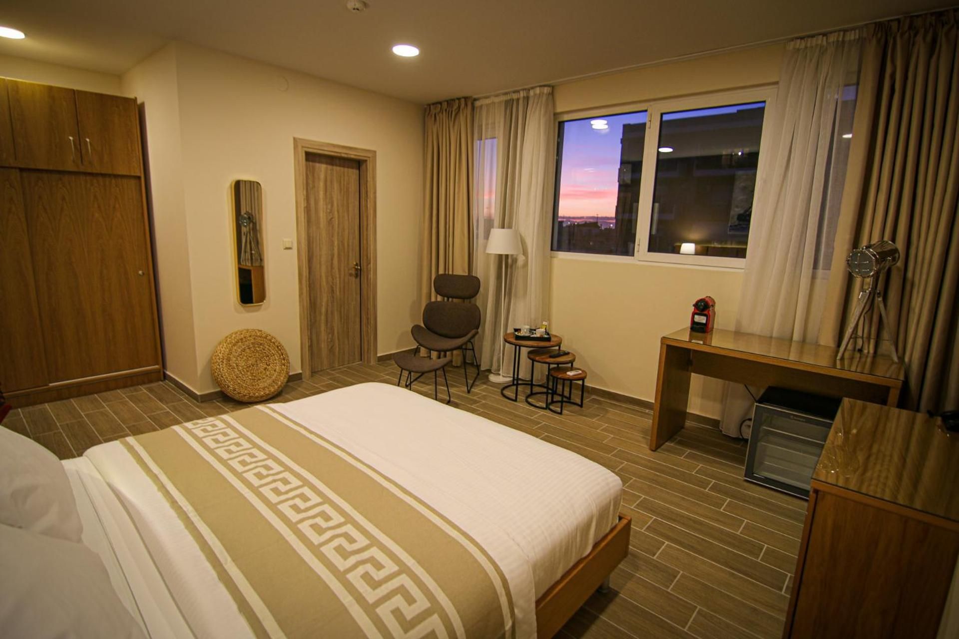 Deluxe Double Room with Shower