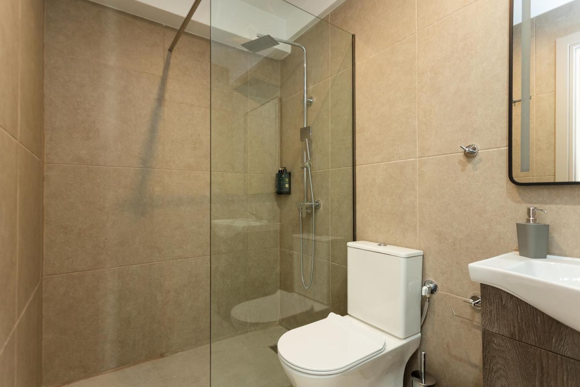 Nexus Apartments One-Bedroom Apartment 2