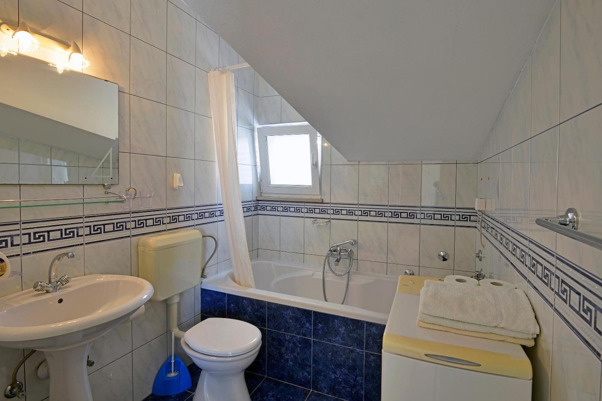 Apartments Dinka Milicic Apartment with Sea View 2