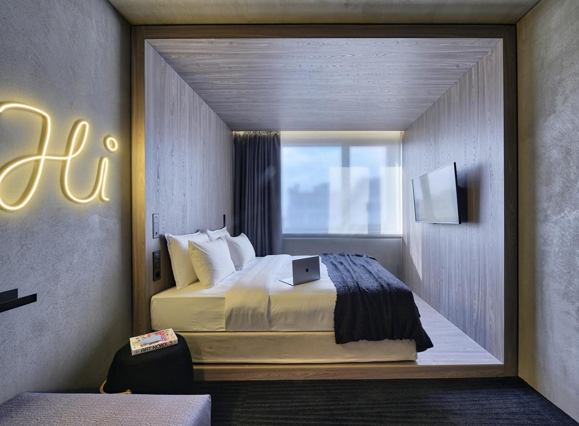 Surname with Rock Music Experience