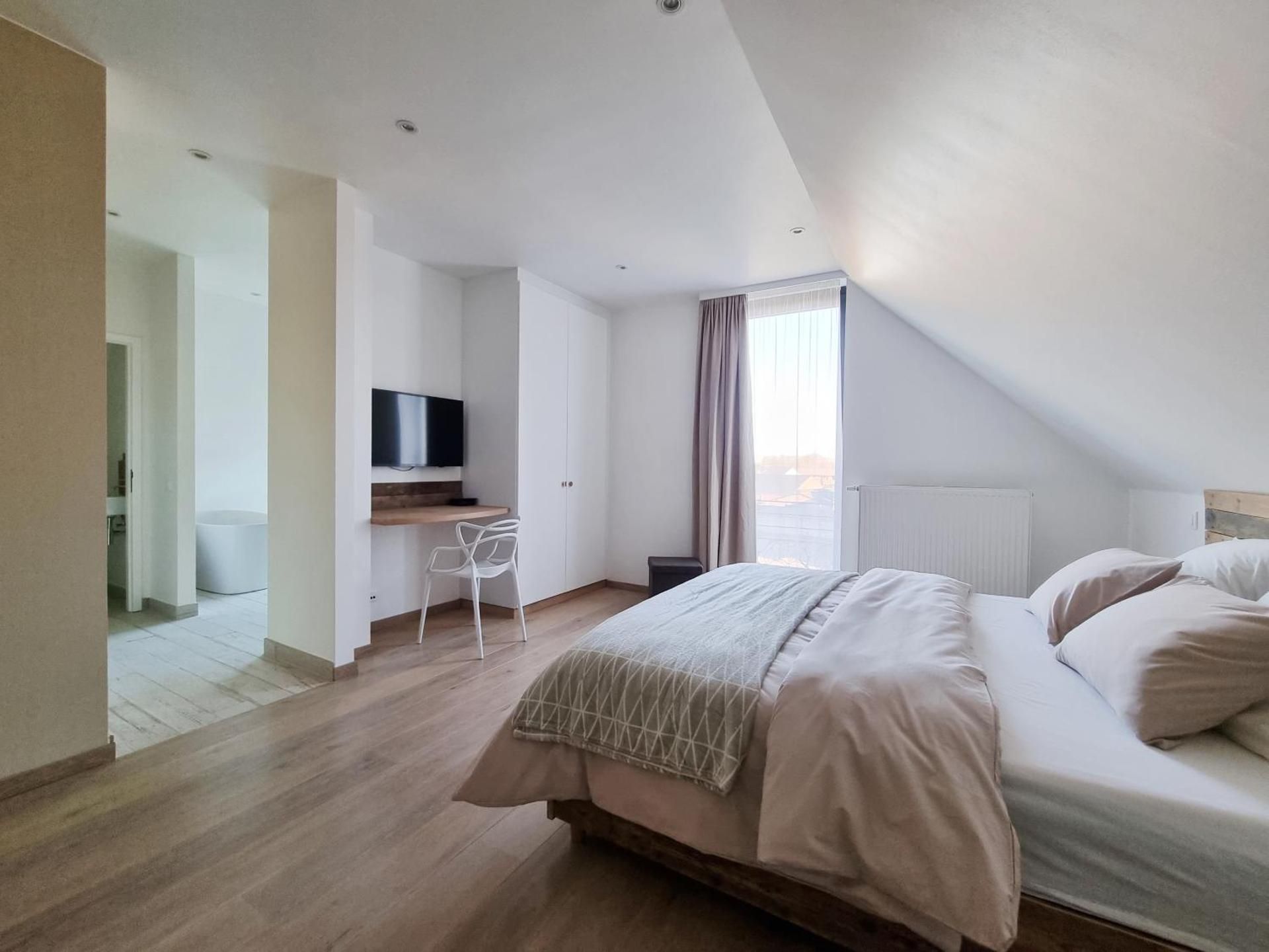 Double Room with Private Bathroom
