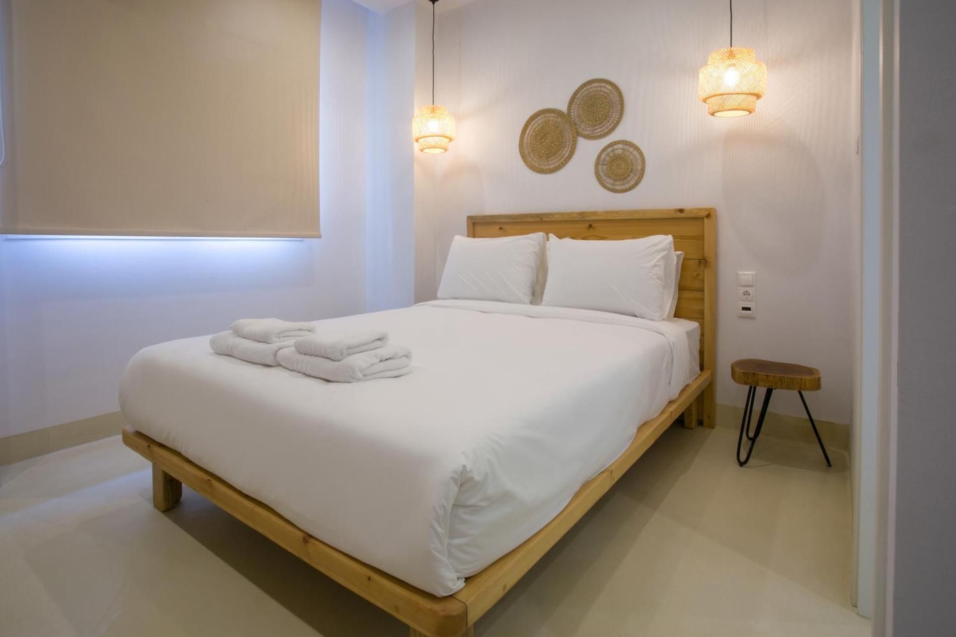 White Corner Standard Double Room 2