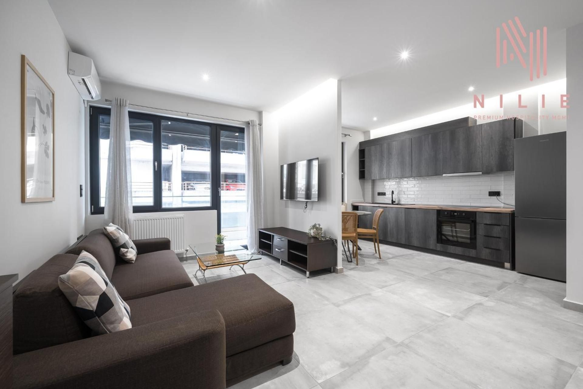 Deluxe One-Bedroom Apartment
