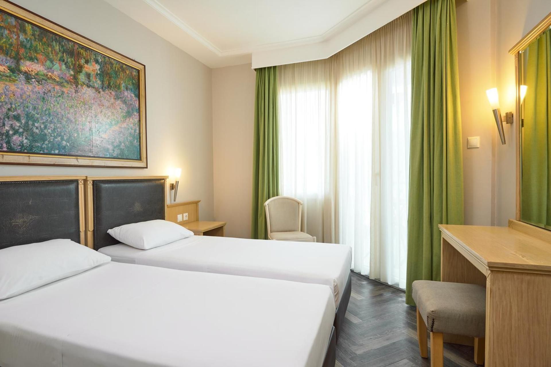 Iris Hotel Twin Room 2