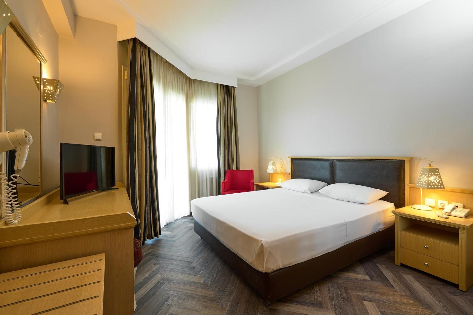 Iris Hotel Double or Twin Room 2