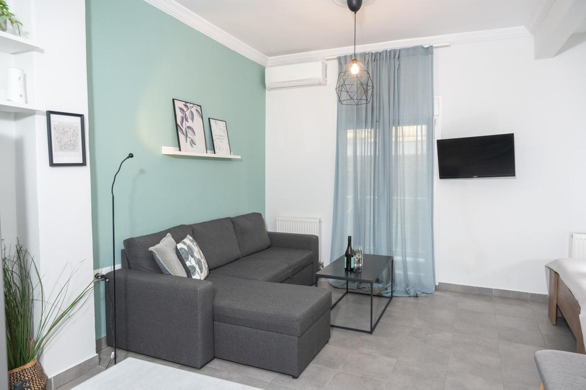 Studio Apartment
