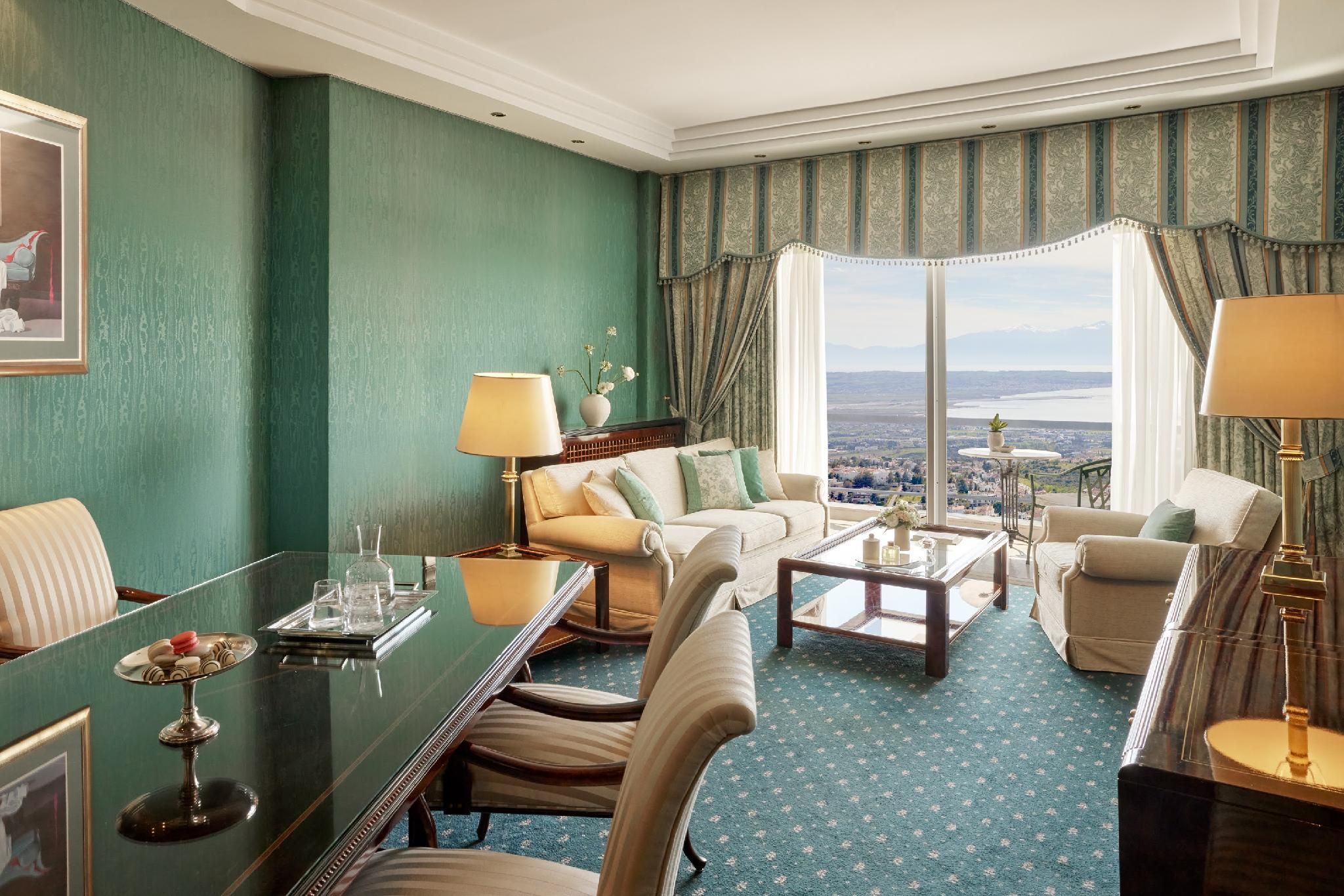 Executive Suite Sea View