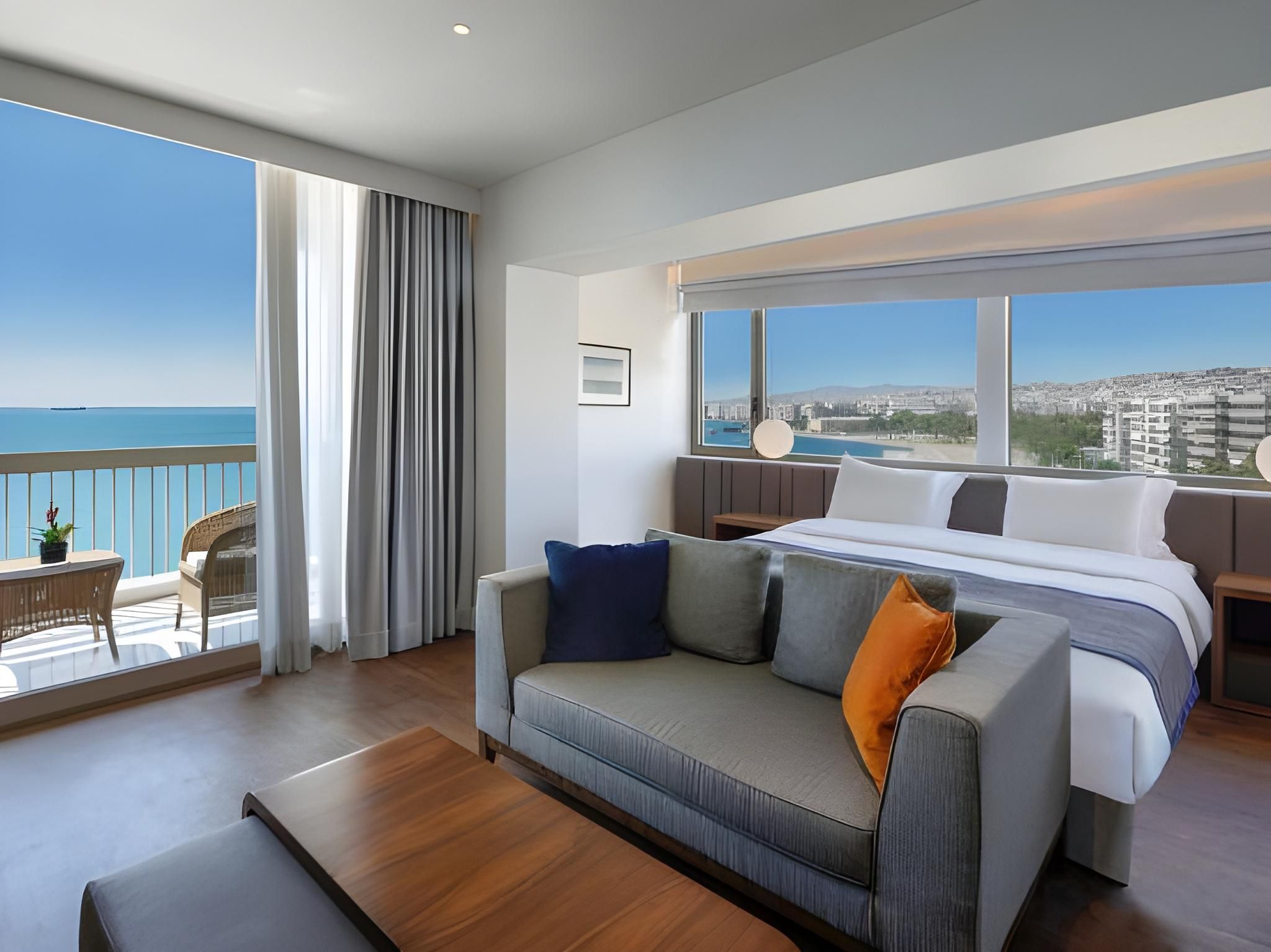 Junior City View Suite