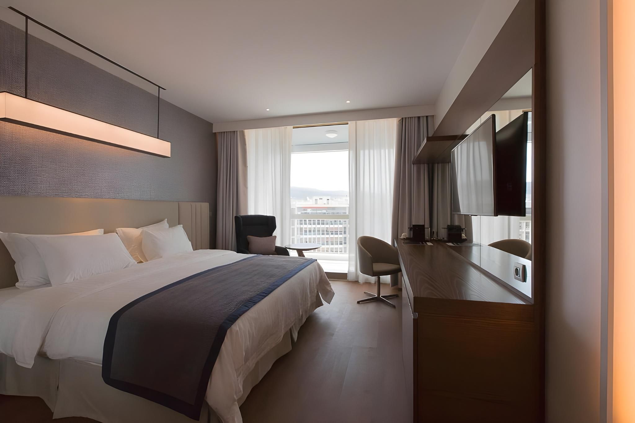 Executive City View Room