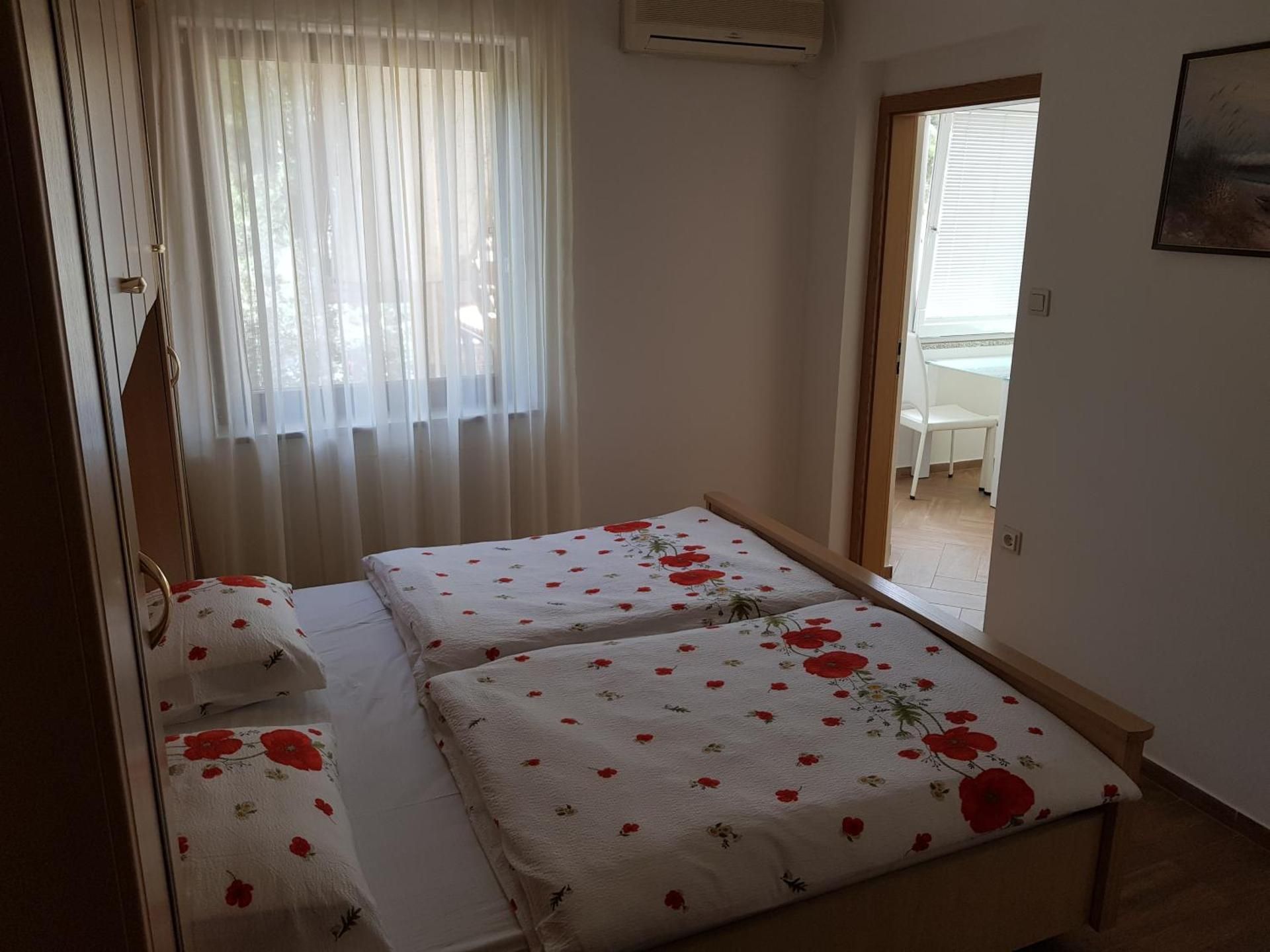 Apartment 4