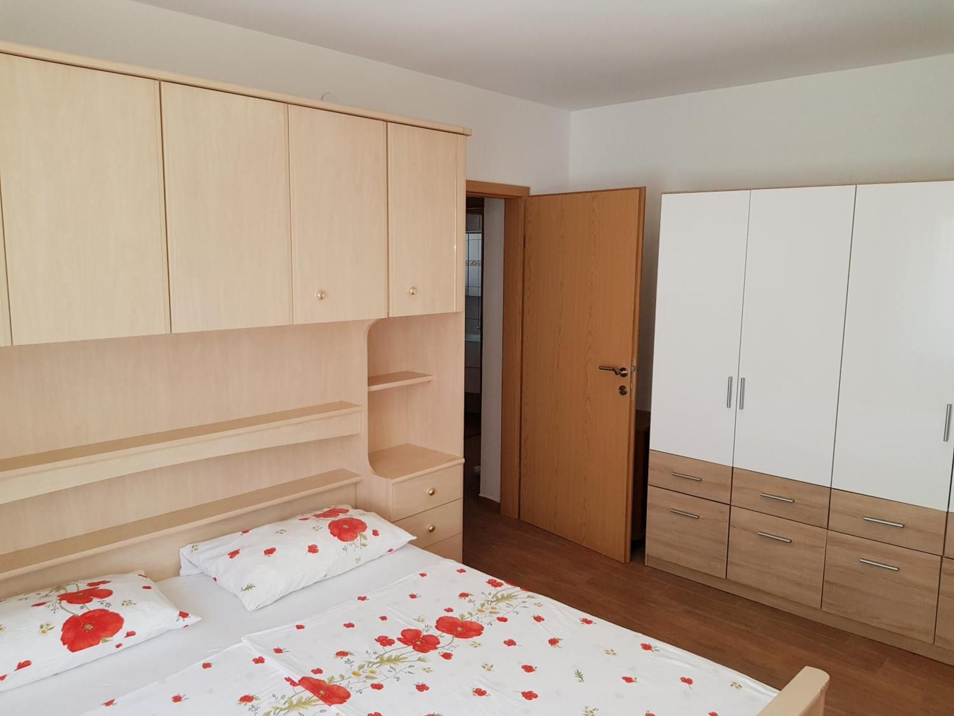 Apartment 5