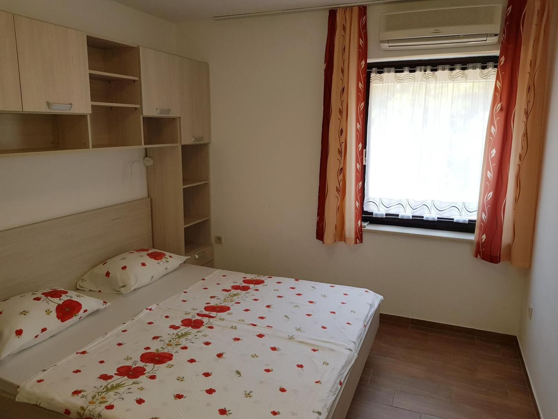 Apartment 6