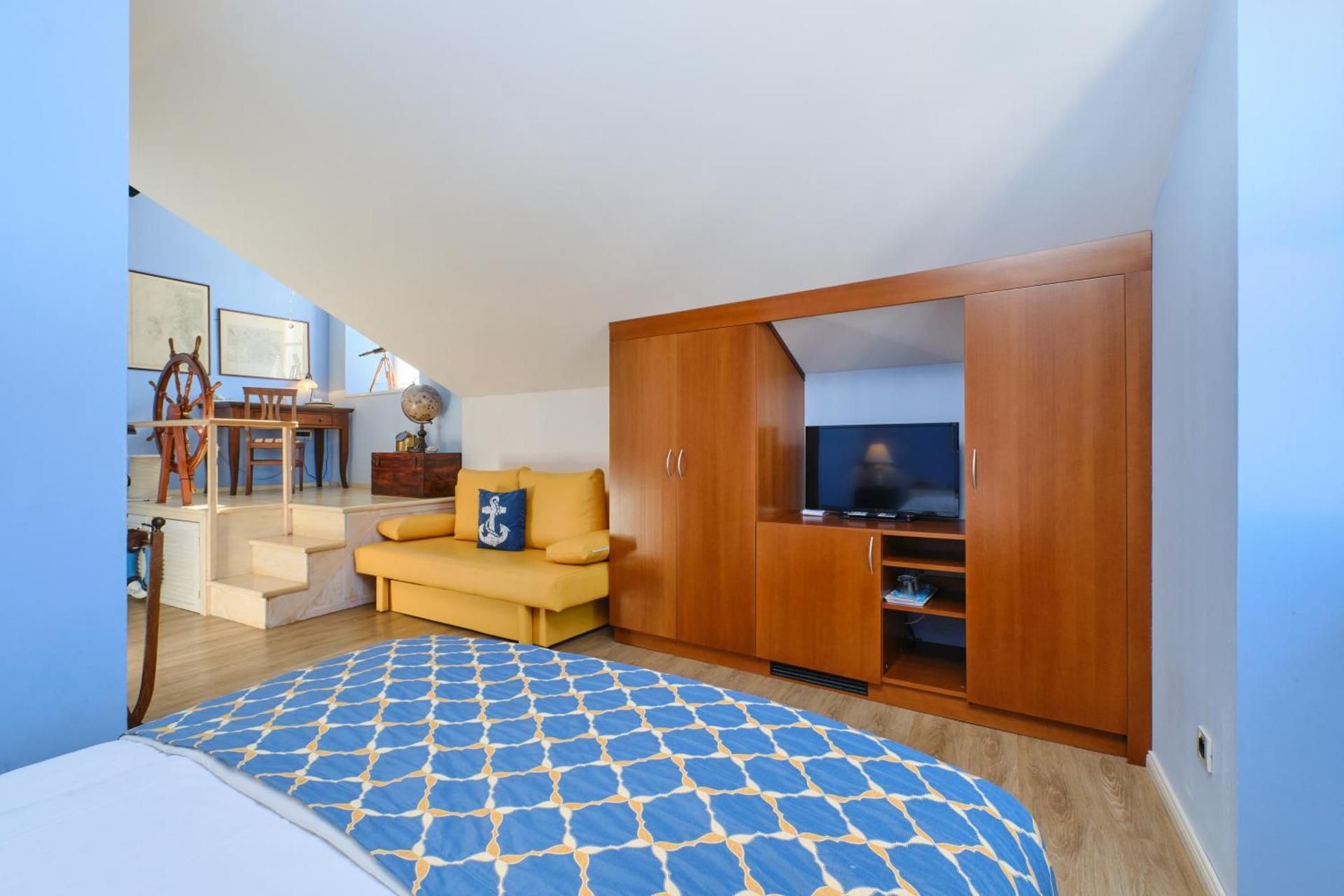 Junior Suite with Sea View - with Breakfast In Room