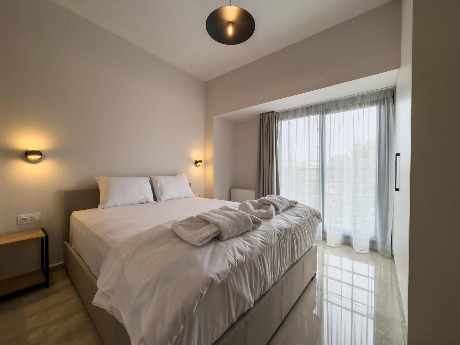 Studio Apartment with King Bed