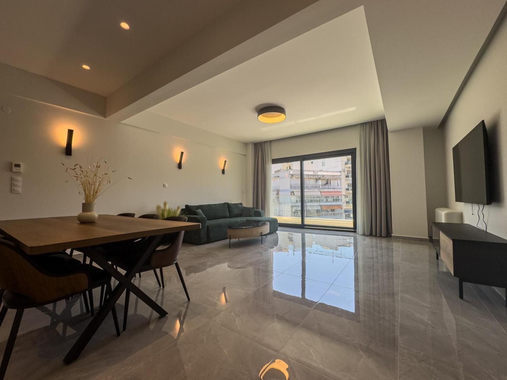 Two-Bedroom Deluxe Apartment with Balcony