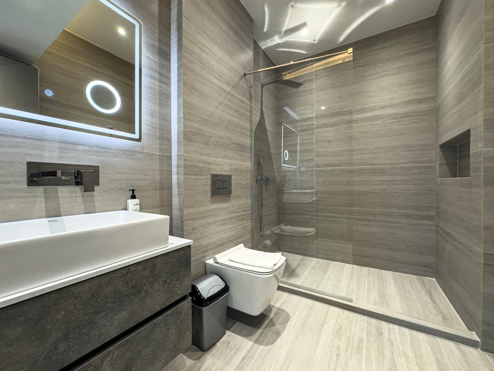 Two-Bedroom Deluxe Apartment